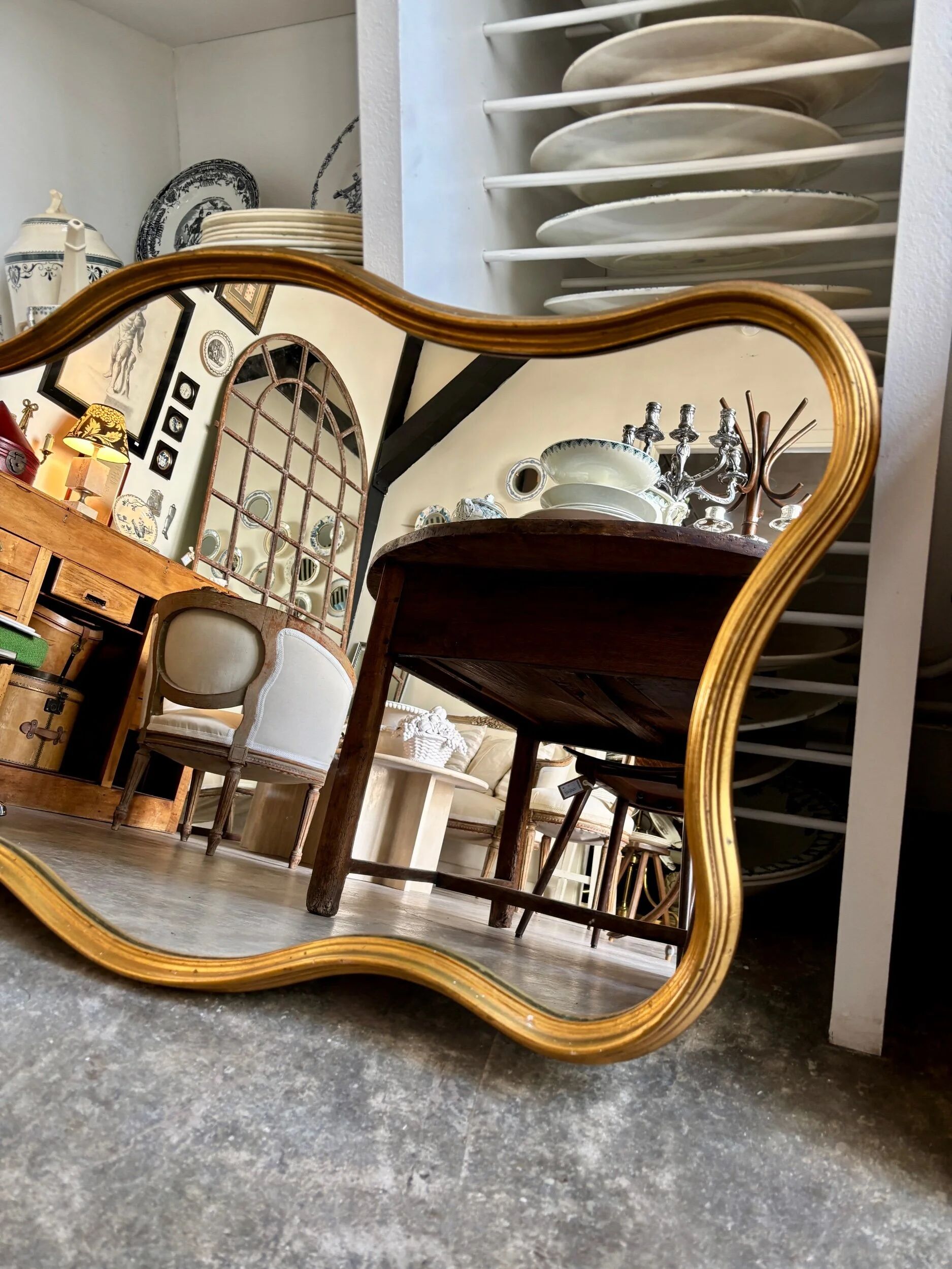 Gold free-form mirror, 102 x 60 cm