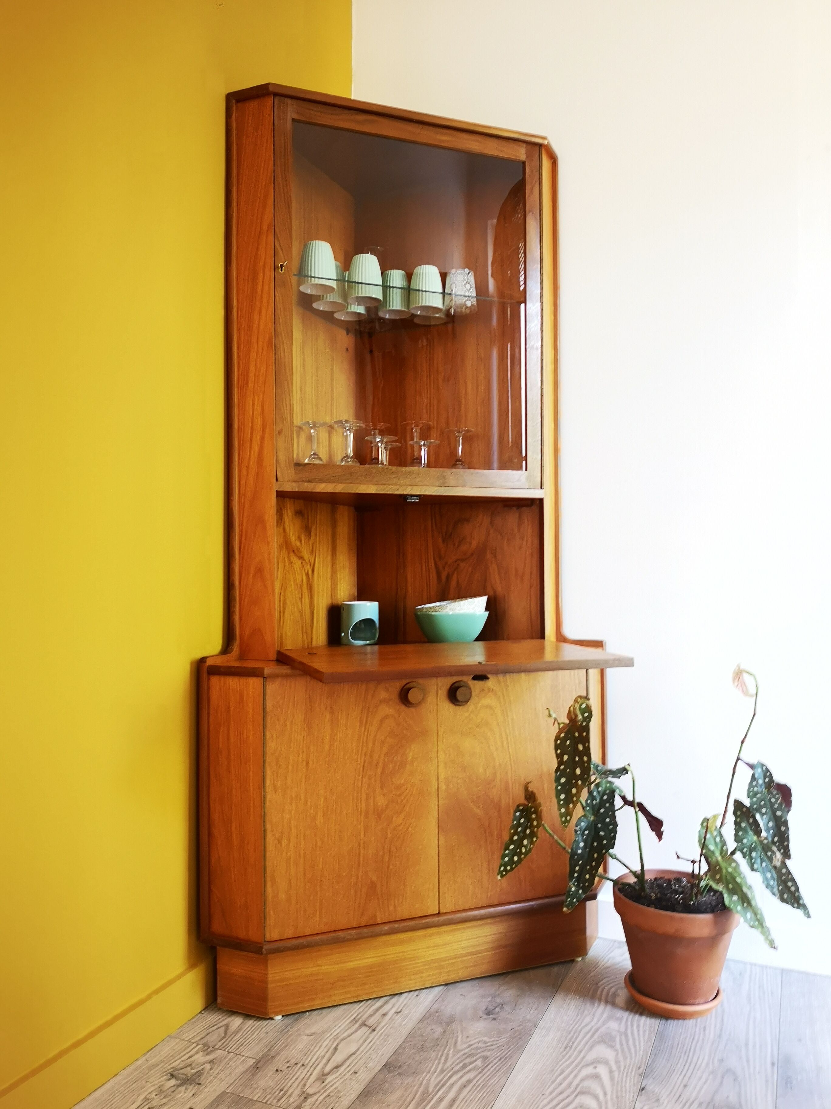 Turnidge of London 1960/70 corner furniture