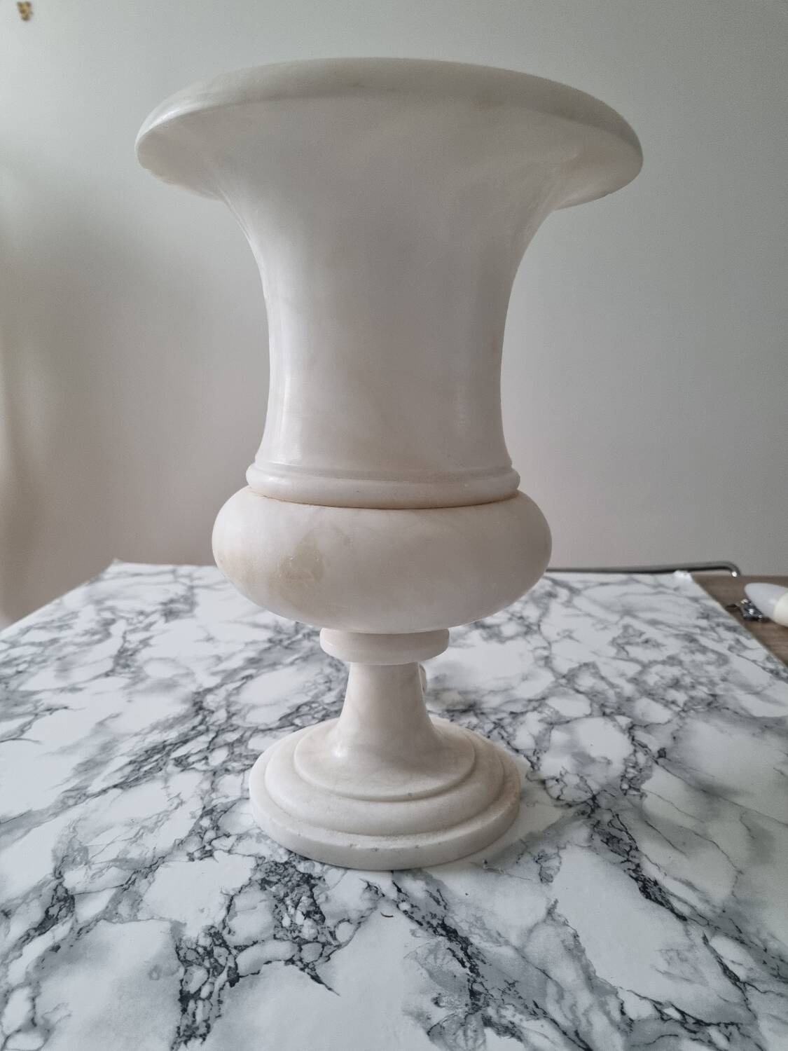 Lampe a poser en albâtre vintage