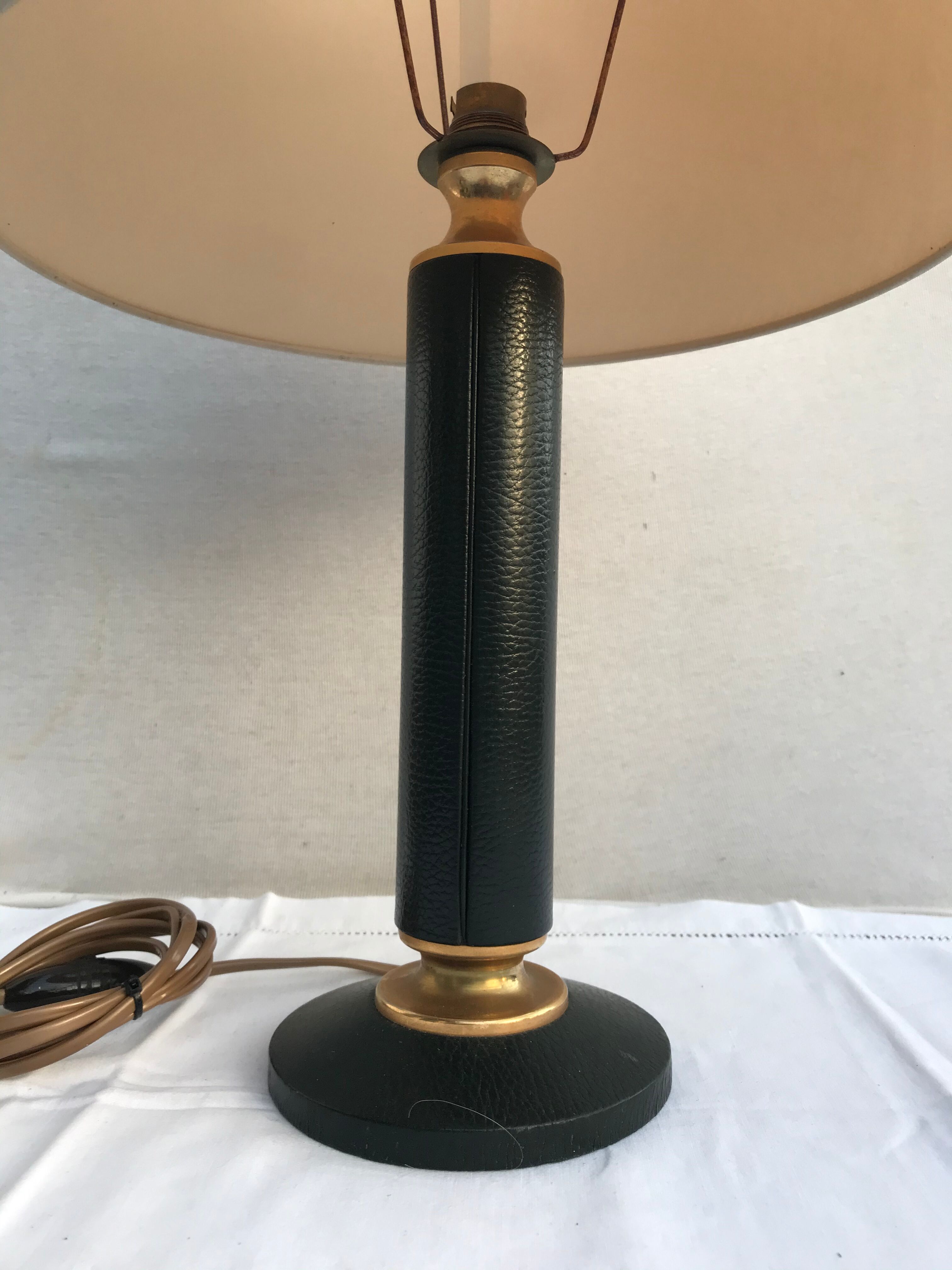 Ancienne lampe colonne cuir vert & laiton