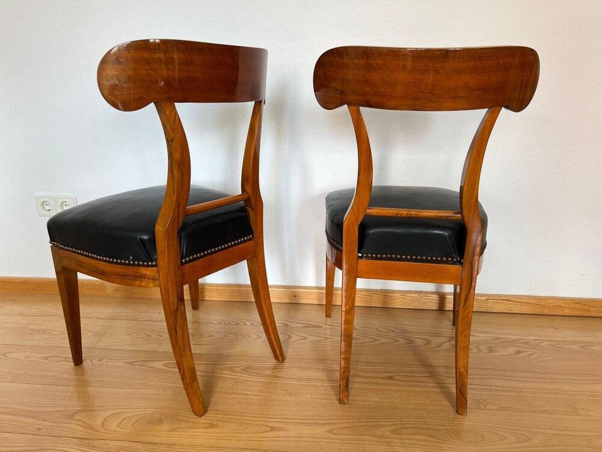 Set of Biedermeier Shovel Chairs in Walnut & Black Leather, Austria, 1820s