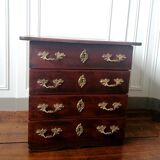 English-style chest of drawers