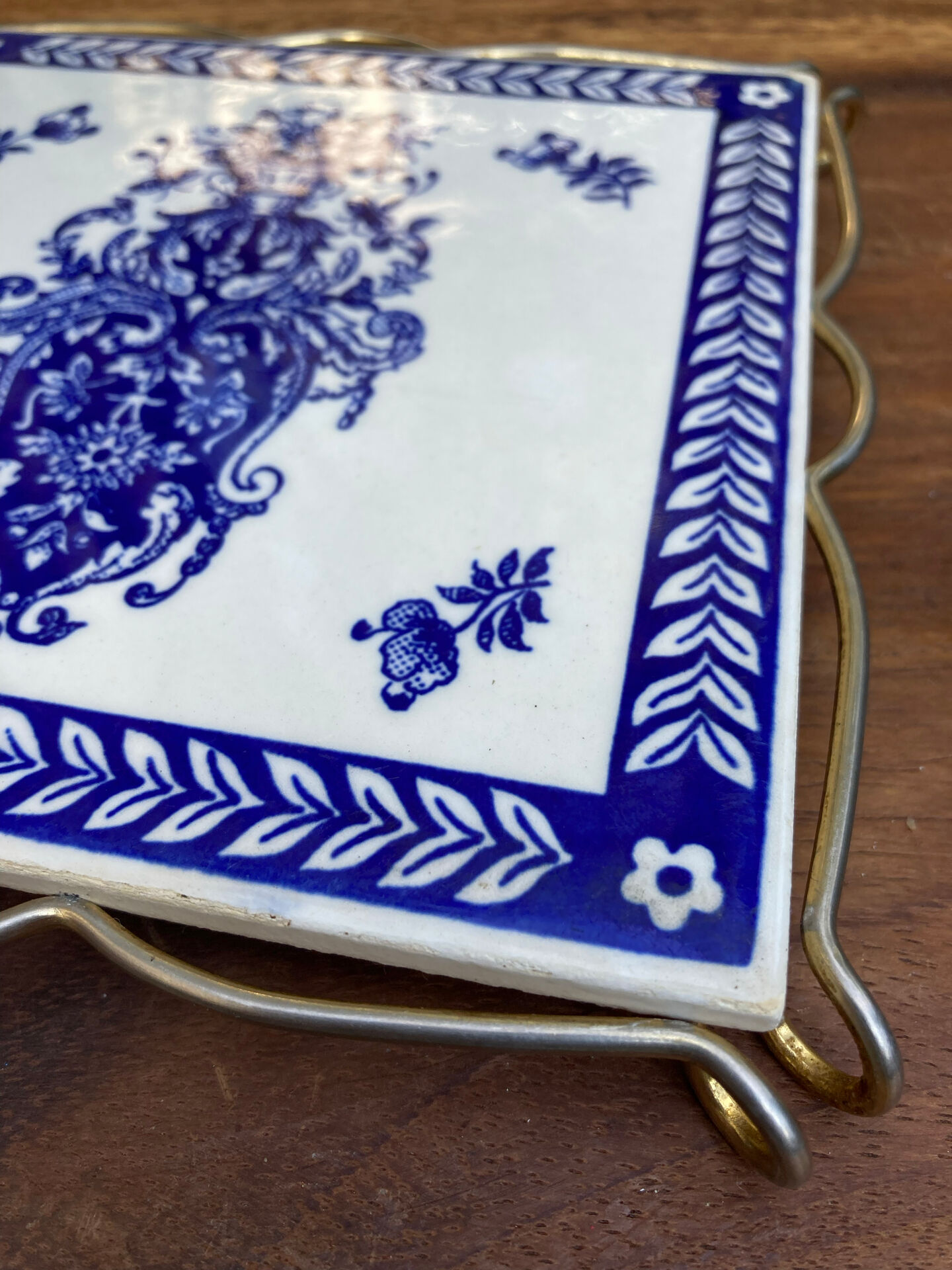 Vintage chic Gien earthenware trivet
