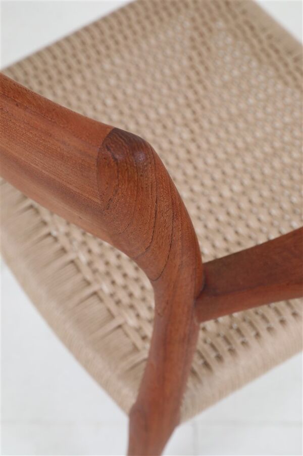 Fauteuil “57” par Niels Otto Møller / Teck / Corde à papier / Entièrement restauré / Années 1960 / Années 1970 / Design danois moderne