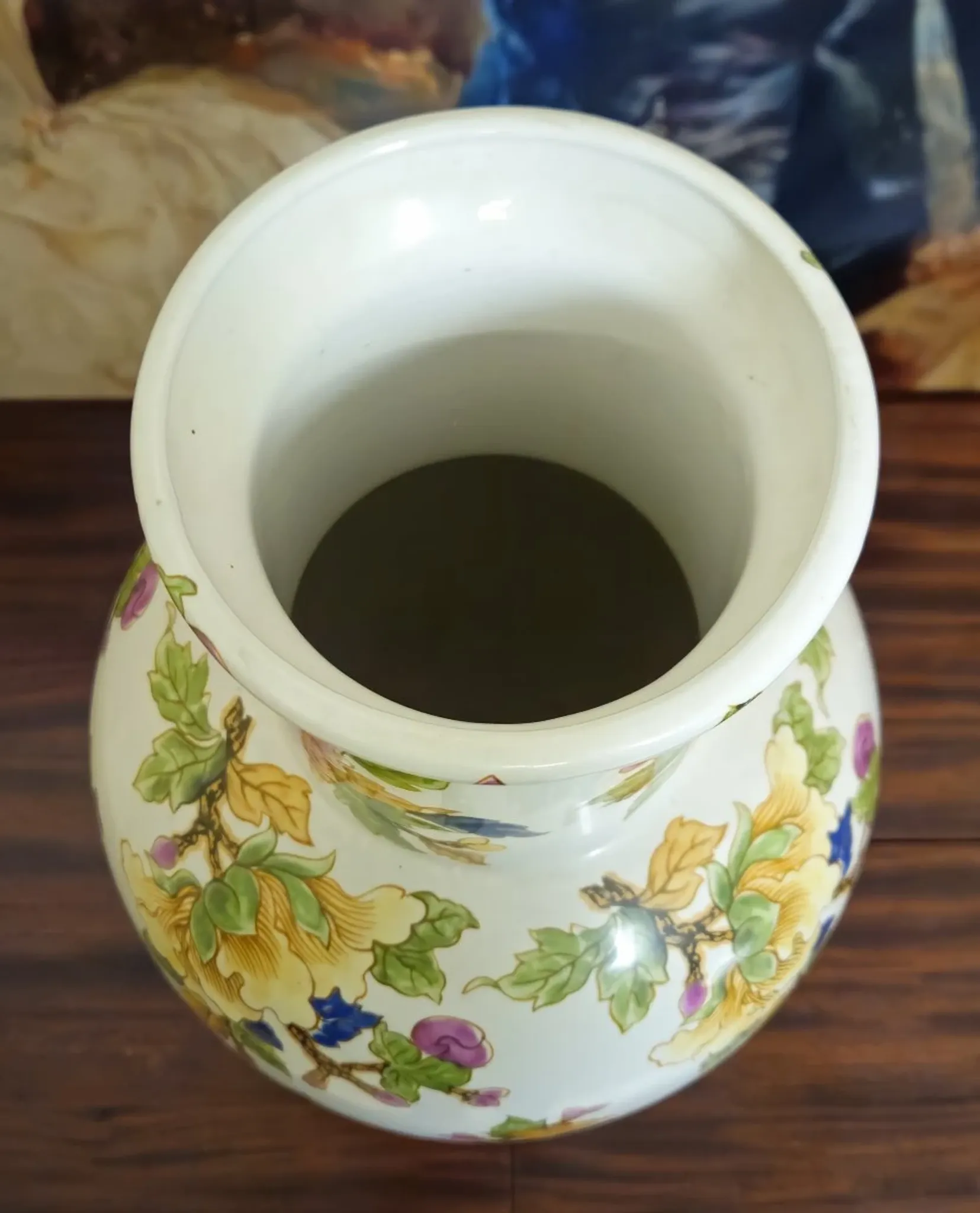 Important porcelain vase with floral decoration – Asian style – 20th century