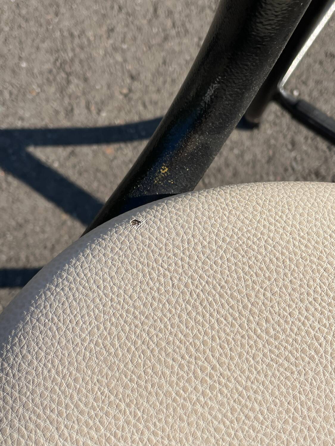 Pair of 1980s high chairs in leather and metal