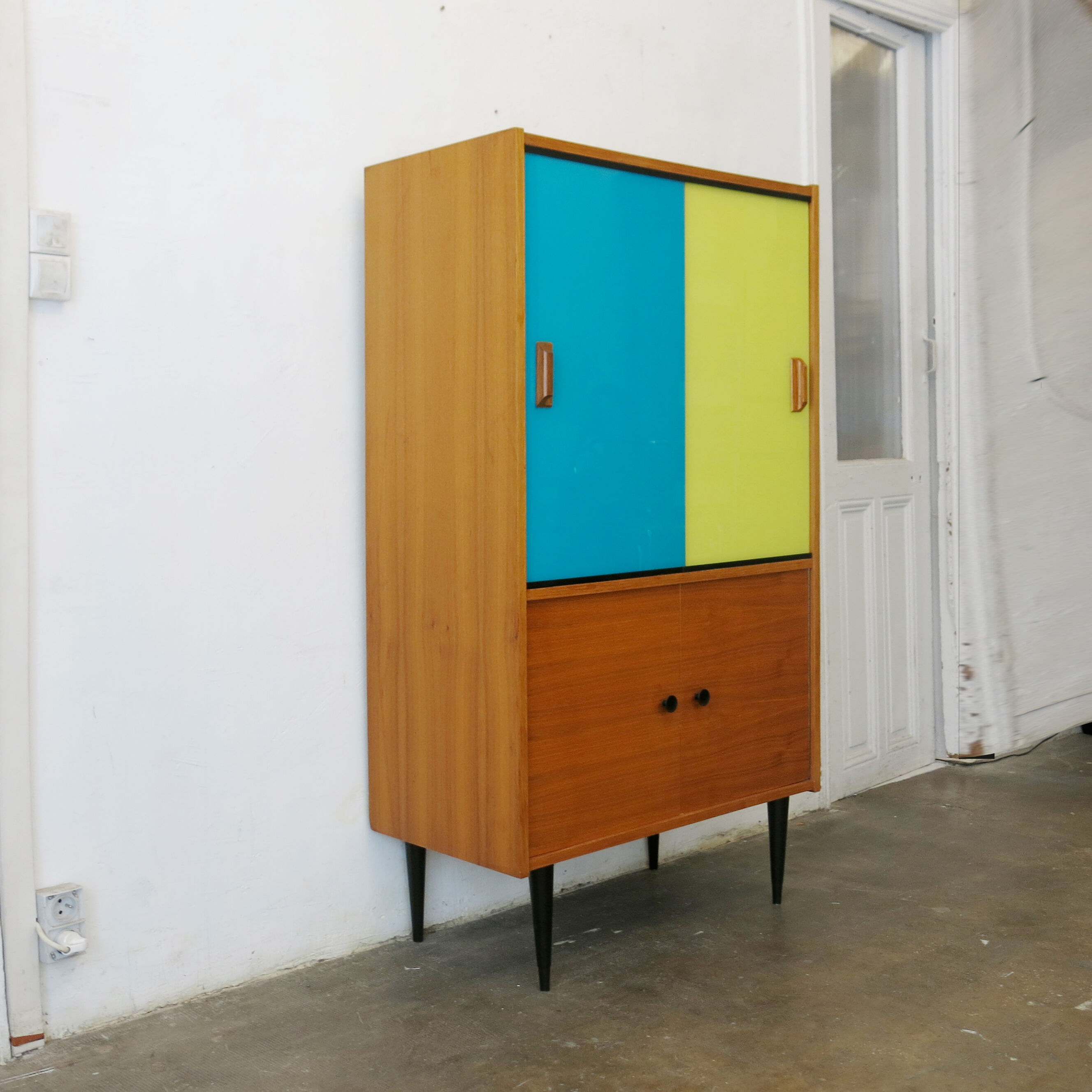 Bookcase of the 1960s