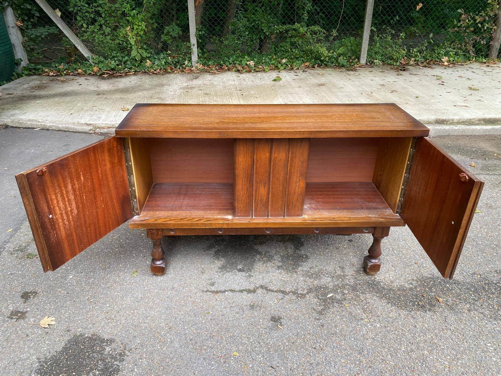 Basque Spanish wooden display cabinet buffet with 2 glass panels