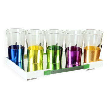Ensemble de verres colorés avec un plateau, Tchécoslovaquie années 1960.