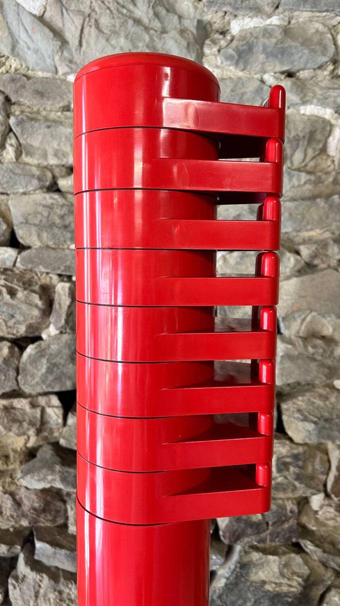 “Minivip” free-standing coat rack by Arch Benanti e Brunori for Velca