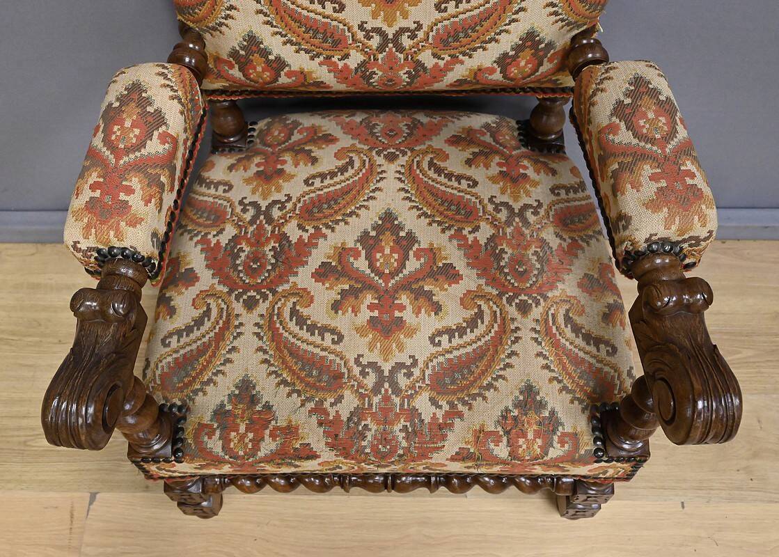 Ornamental armchair in oak, Louis XIII style – Early 20th century