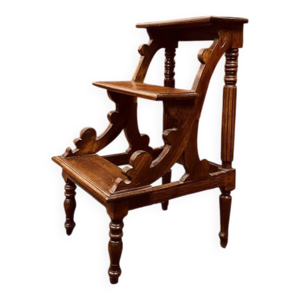 Escalier de bibliothèque - classique