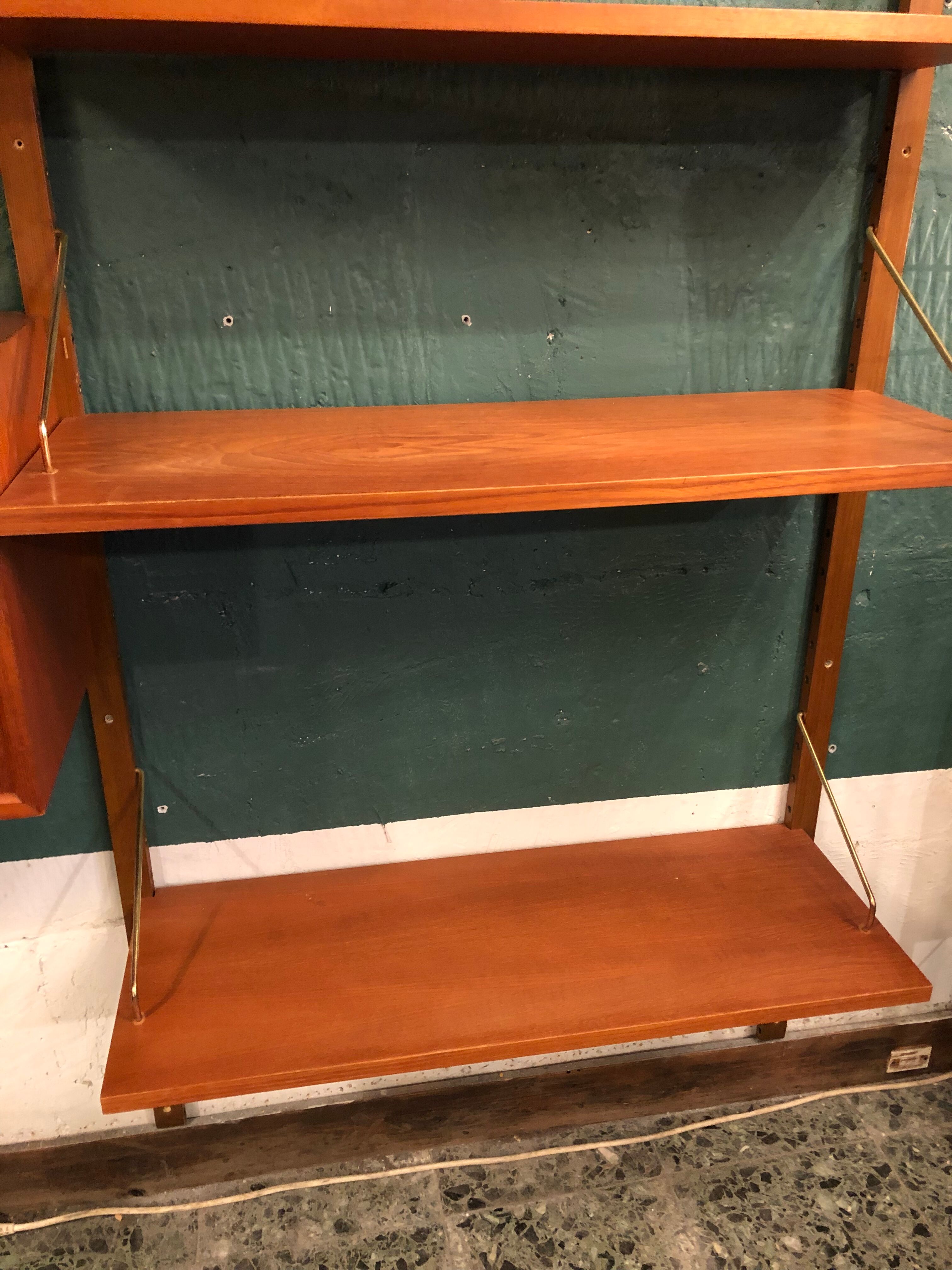 Poul Cadovius wall bookcase in teak