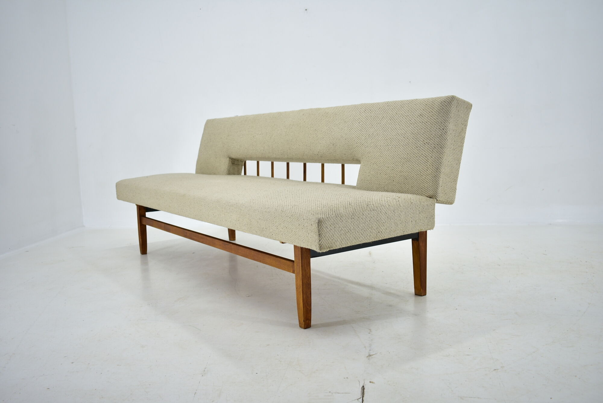 Mid-Century Sofa / Daybed Designed by Miroslav Navratil, 1960s