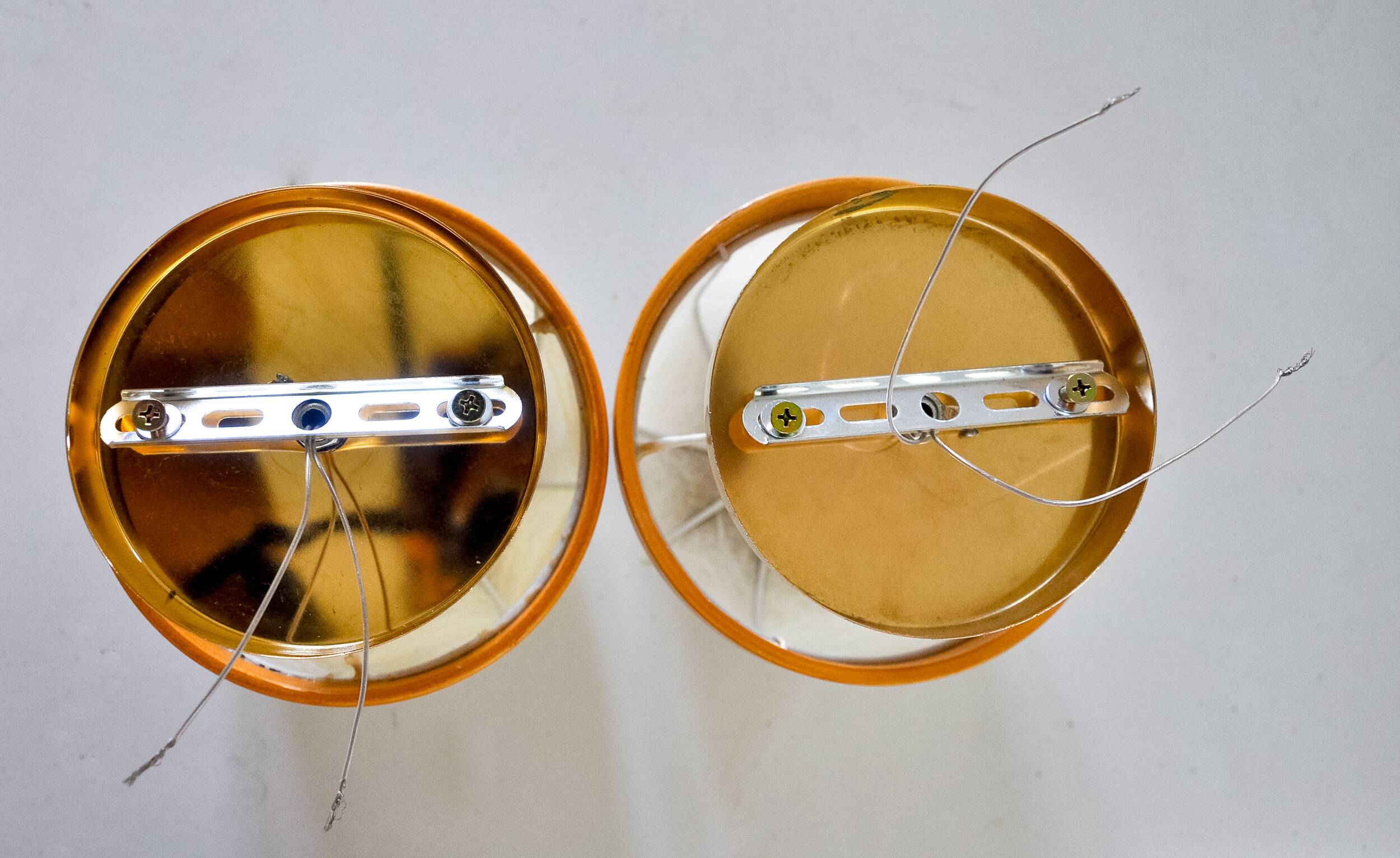 Pair of "cocoon" wall lights, polymer and pine, Italy, 1970