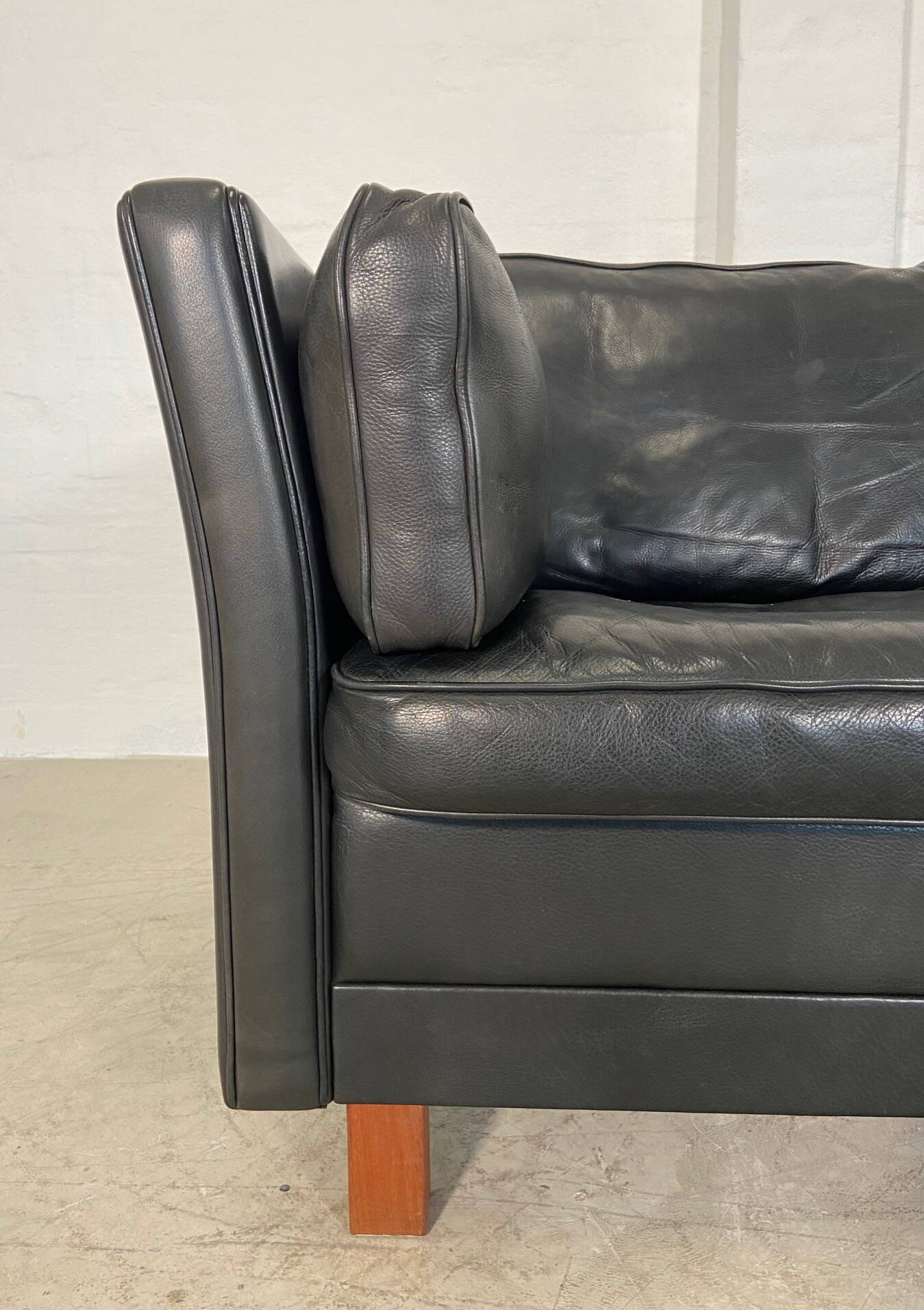 Vintage retro danish mogens hansen 2 person black leather sofa