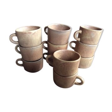Série de 11 tasses en grès