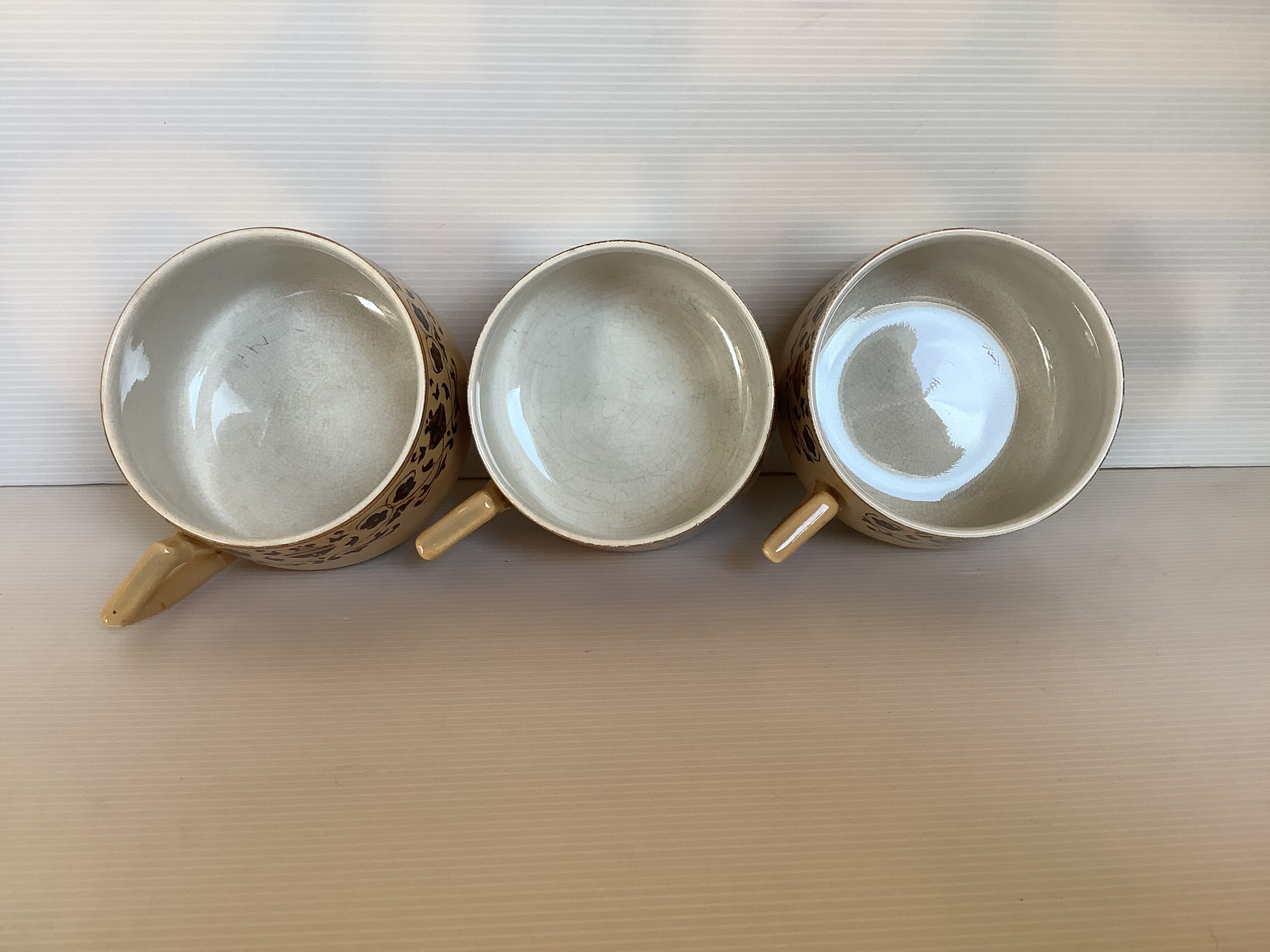 3 grandes tasses et 2 sous tasses Sarreguemines