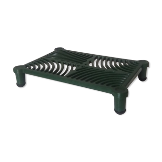 Flat underside