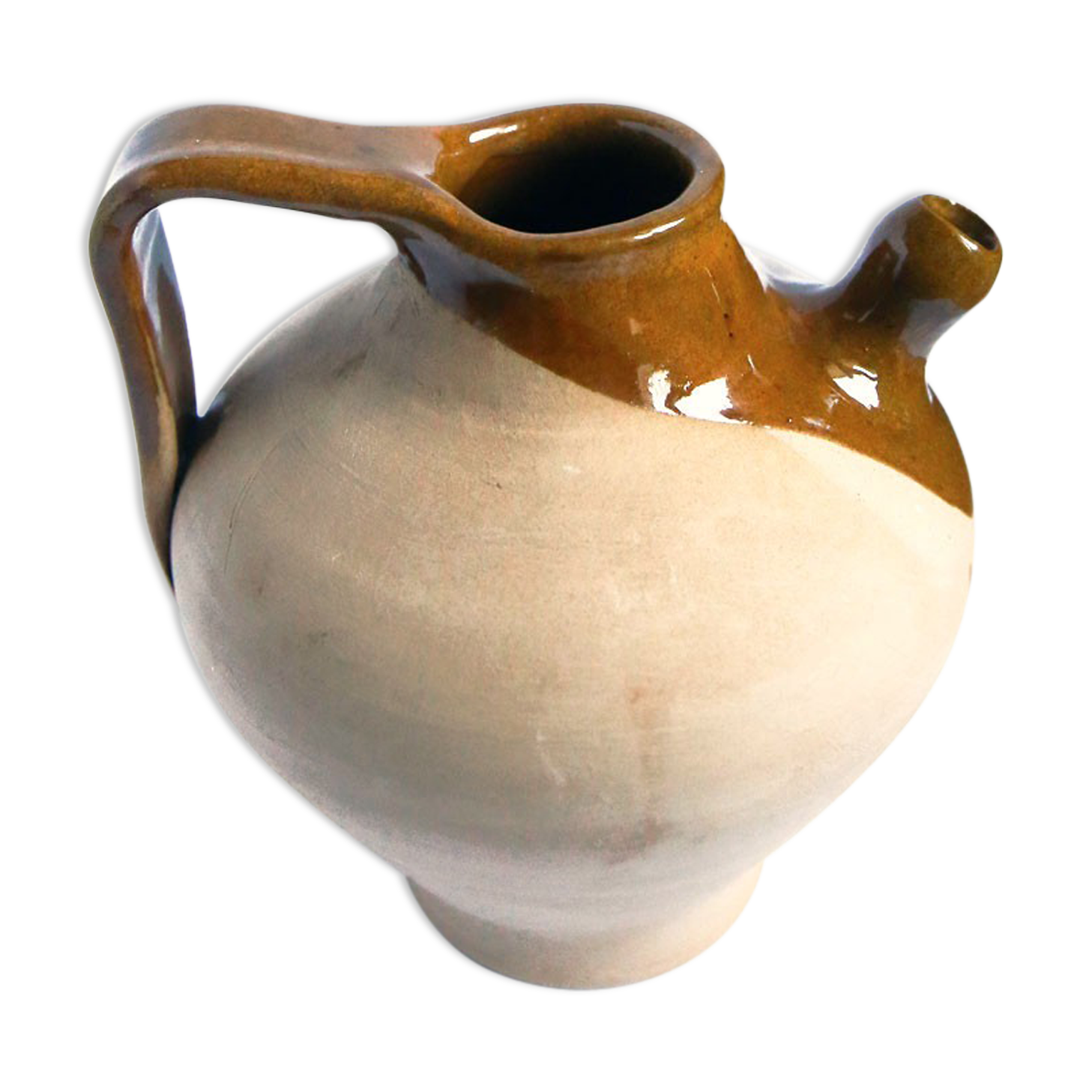 Bozzy family jug in Montottone, Italy