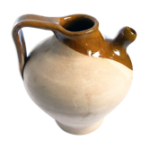 Bozzy family jug in Montottone, Italy