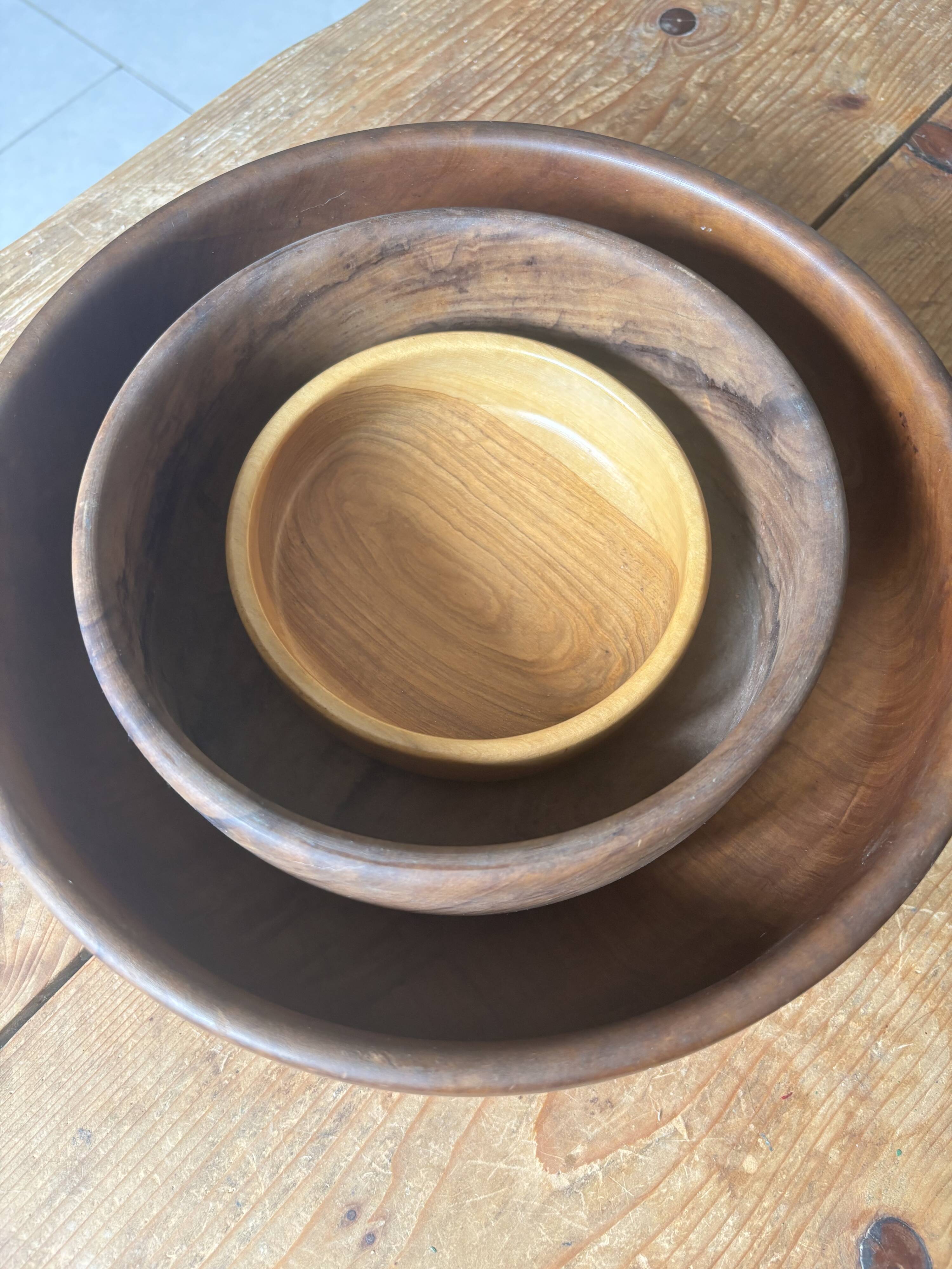 Ensemble de trois coupes en véritable bois d'olivier, fartisanaux, vintage