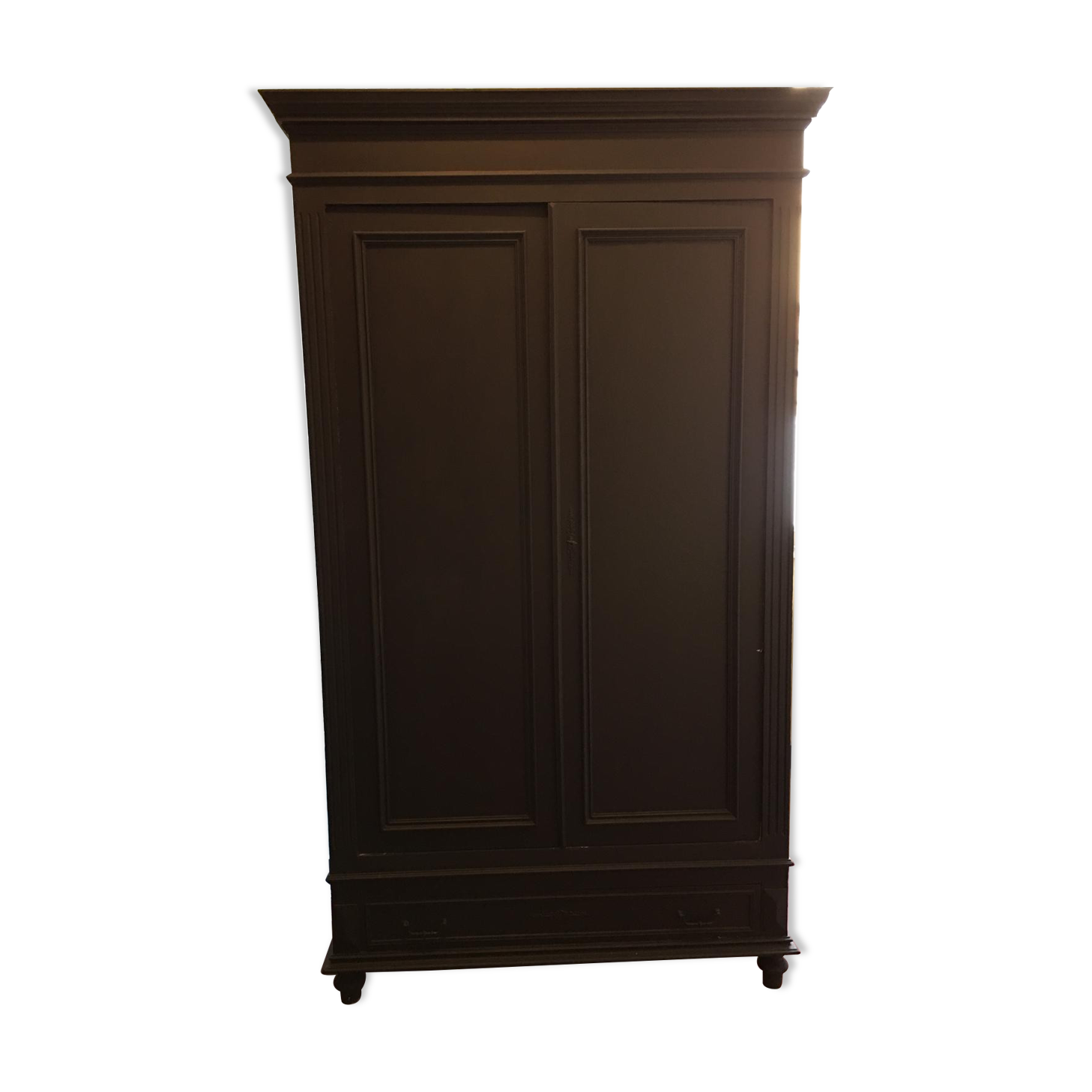 Midnight blue cabinet