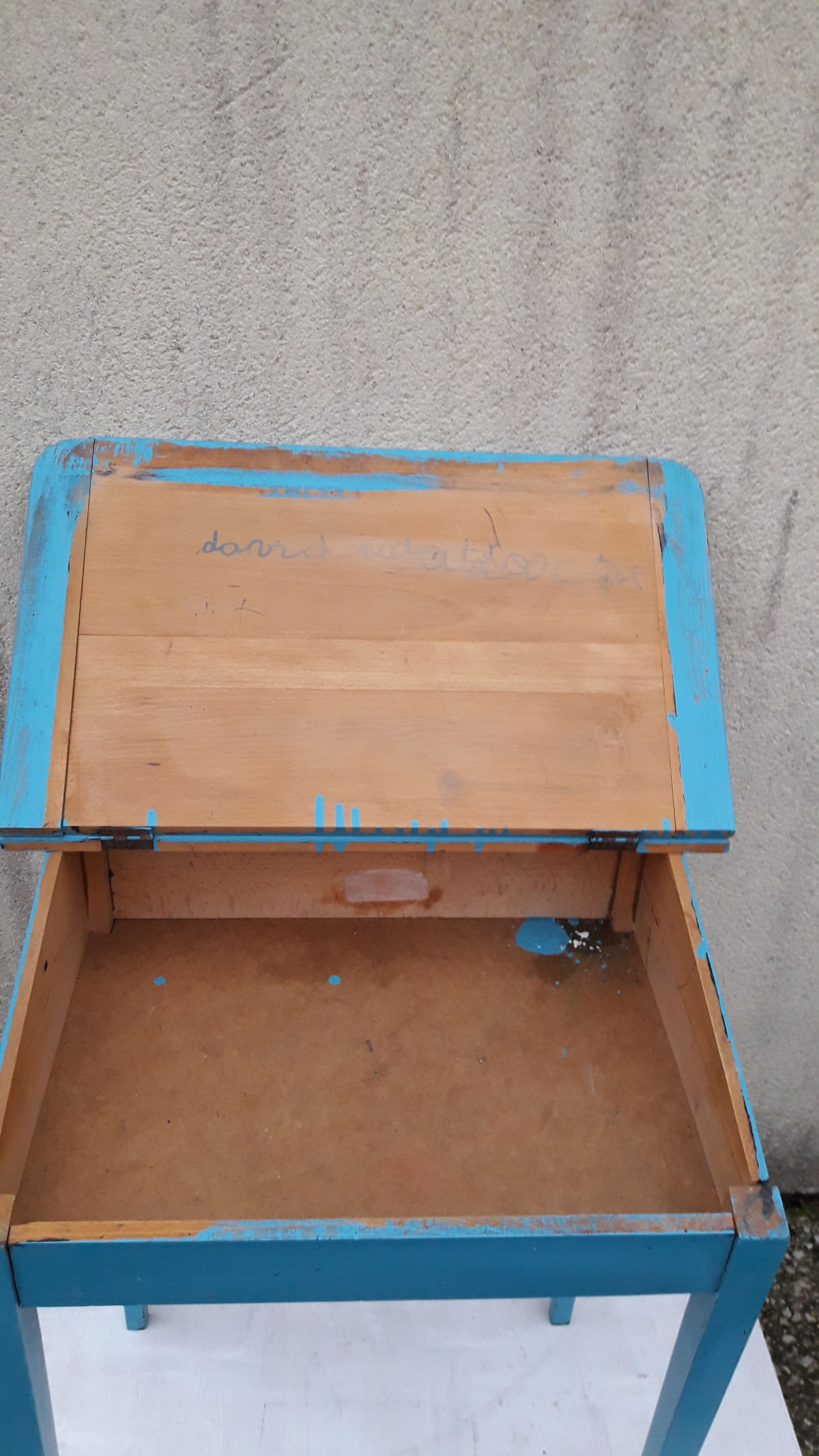 Pupitre écolier bleu  avec emplacement encrier