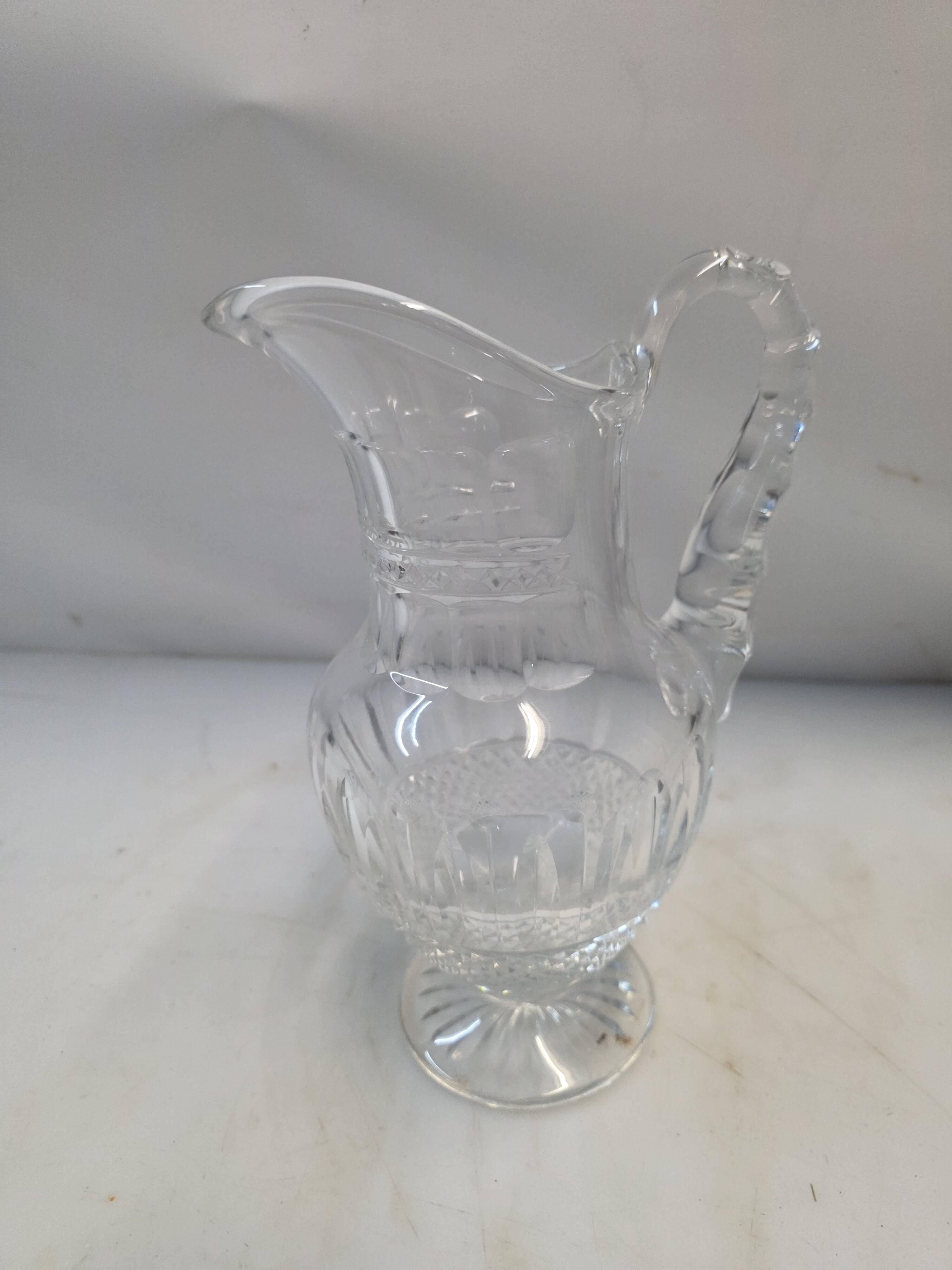 Cut crystal water jug from Saint-Louis