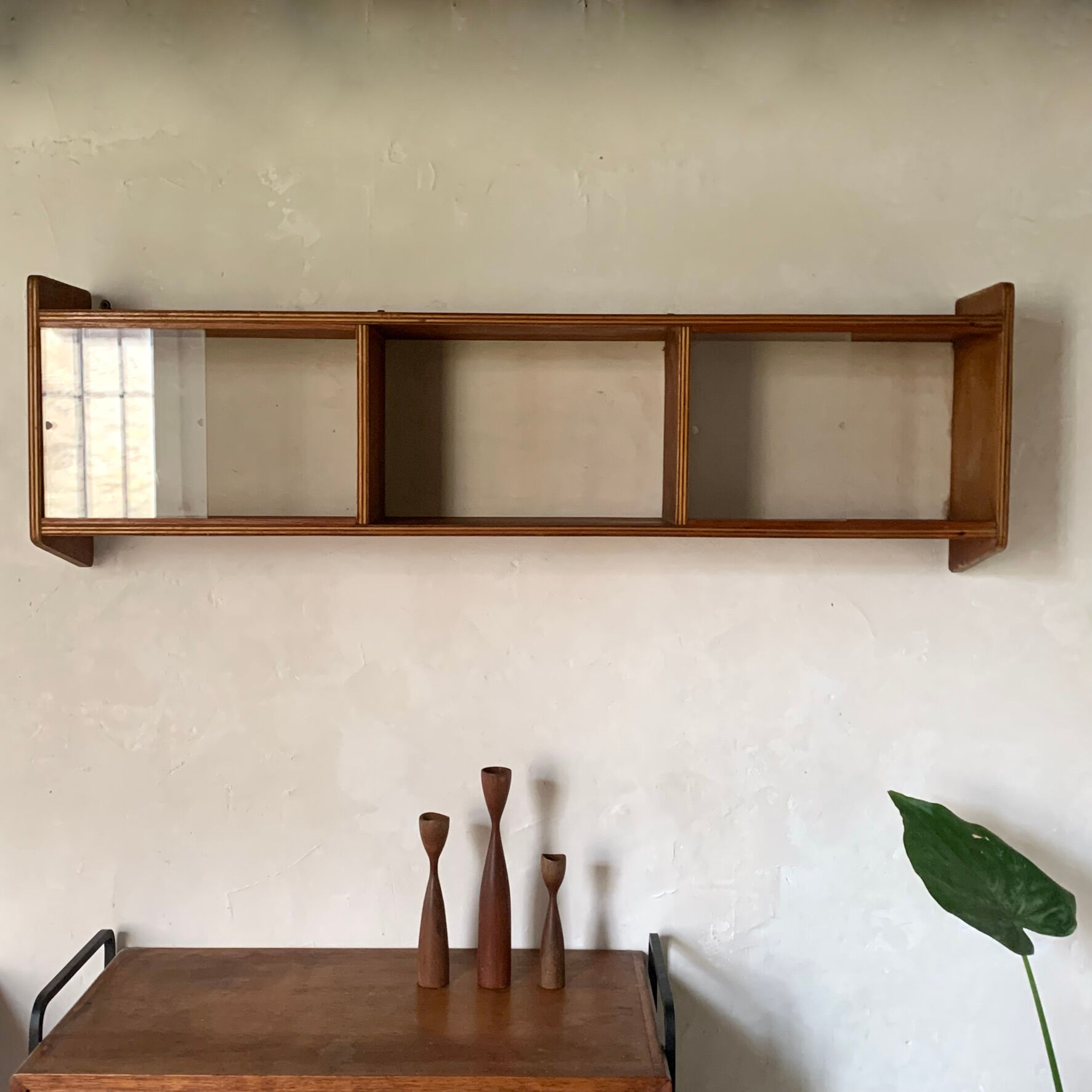 Bookcase vintage pyramidal wall shelf