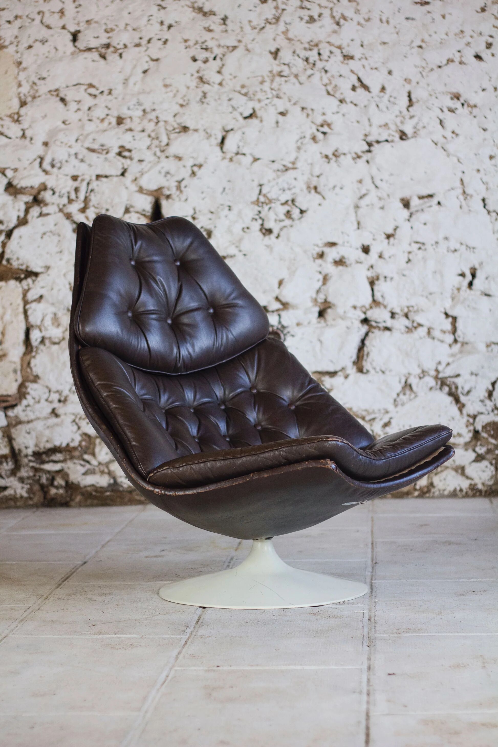 F588 armchair in leather by Geoffrey Harcourt for Artifort, 1960