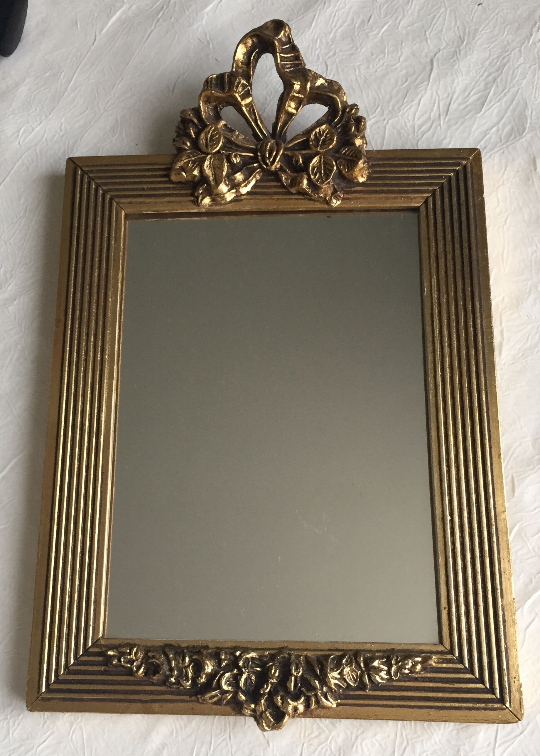 Small gilded wooden mirror 20x32cm