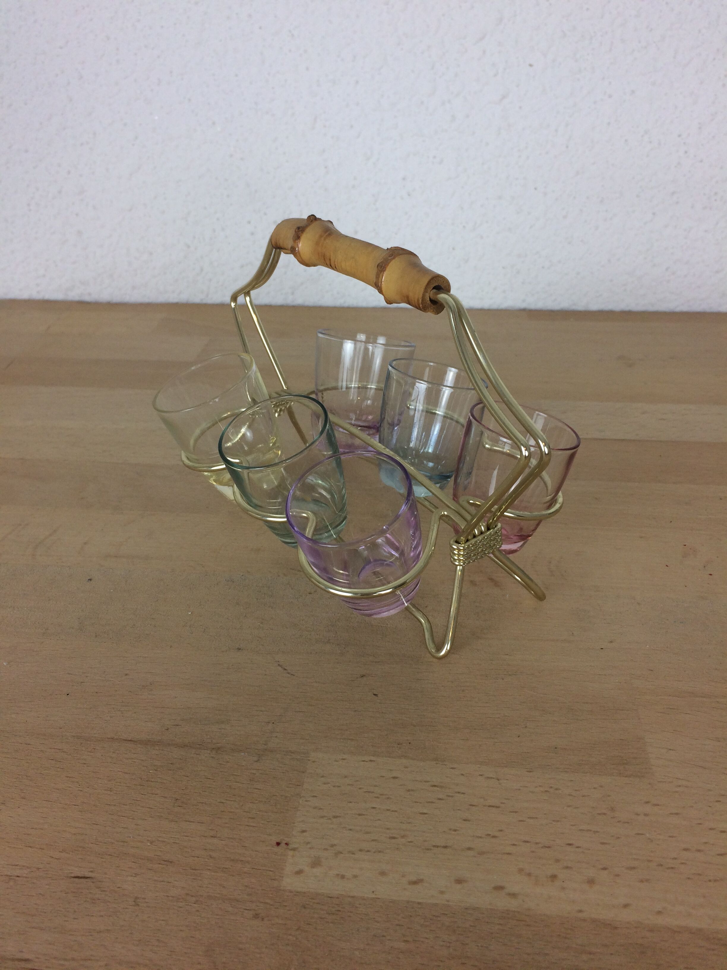 Liquor service, 6 glasses and metal structure