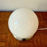Globe lamp in opaline.