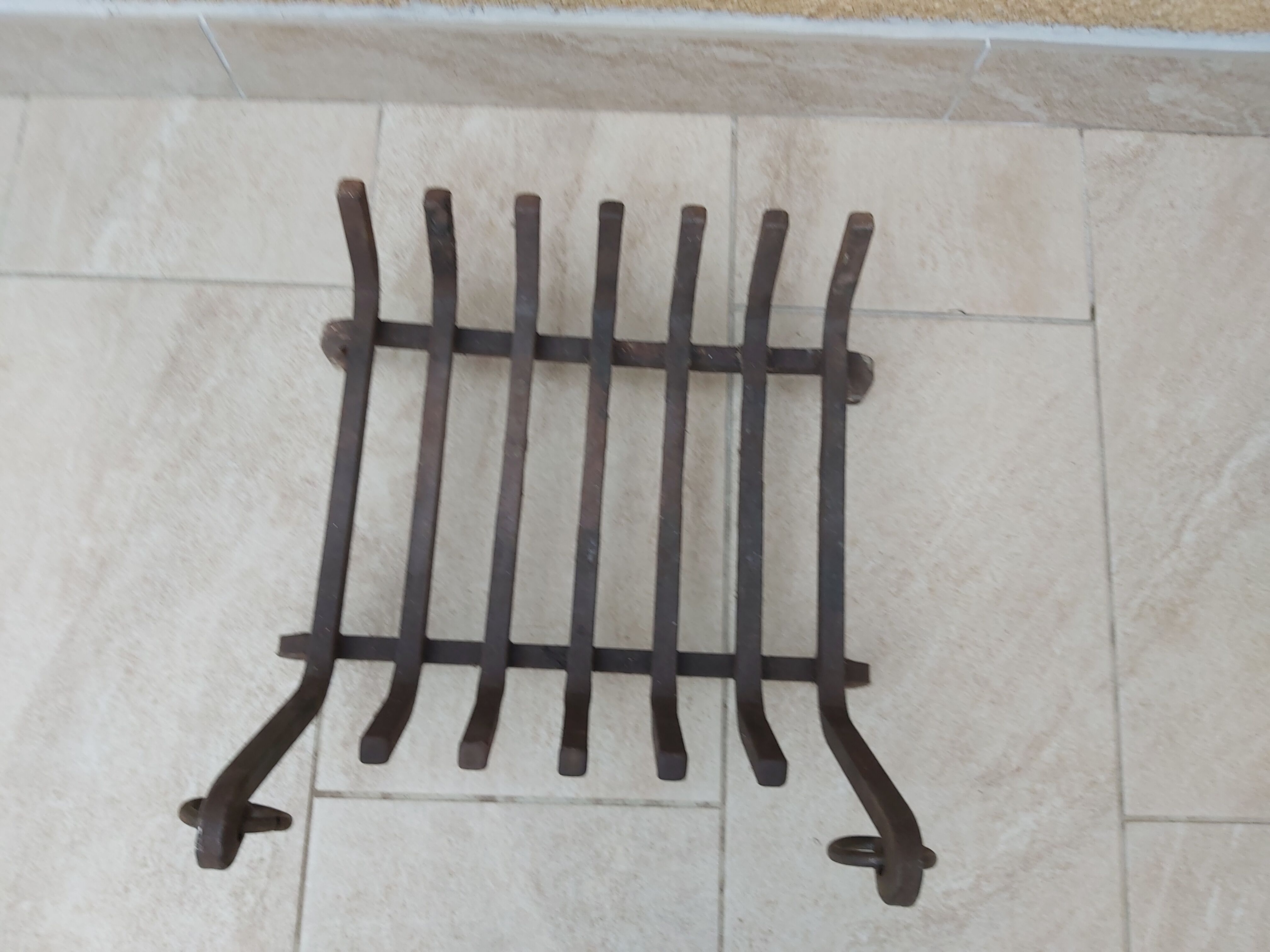 Cast iron log holder