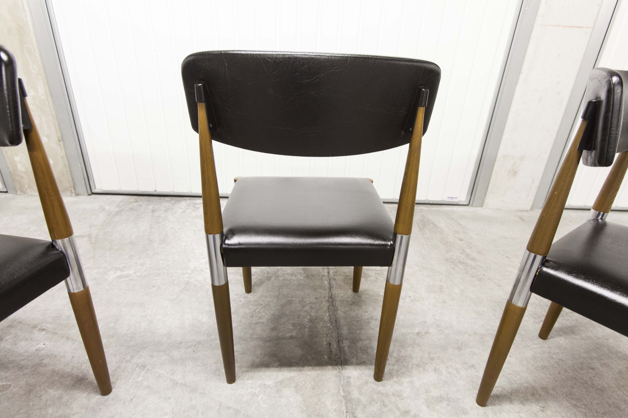 Lot of 4 Scandinavian chairs feet fused wood 60's
