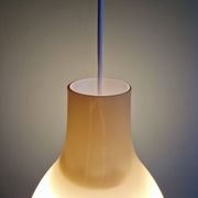Suspension scandinave bulbeuse en opaline jaune, 1960