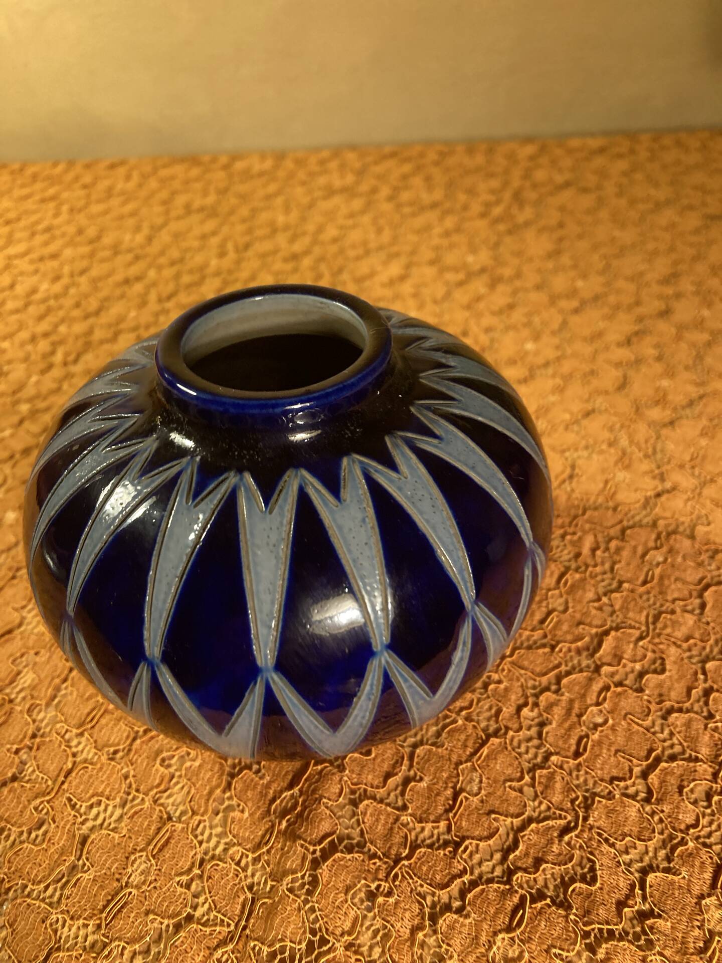 Miniature round vase Art Deco Hubert Krumeich