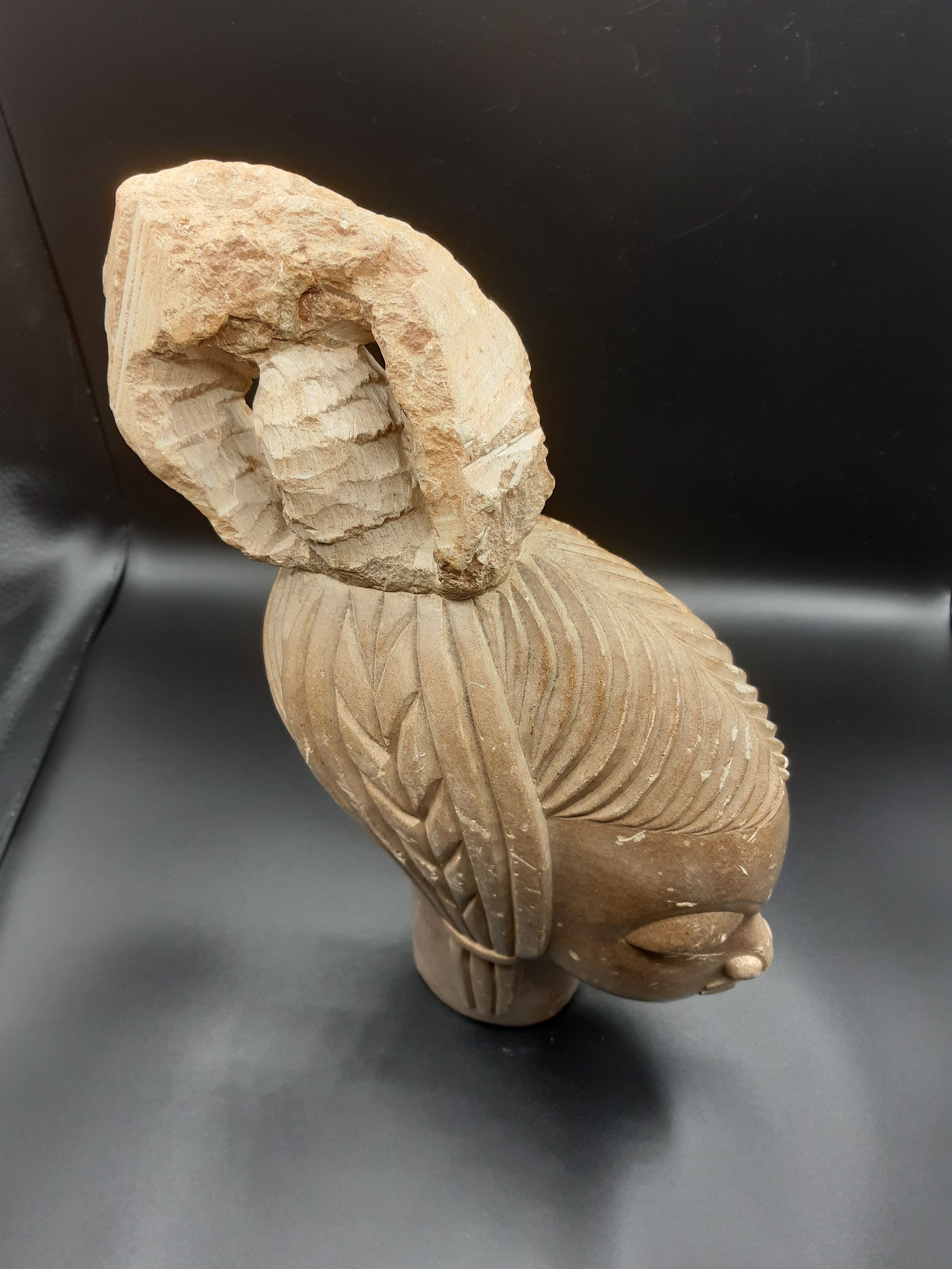 Buste de femme africaine en pierre mbigou
