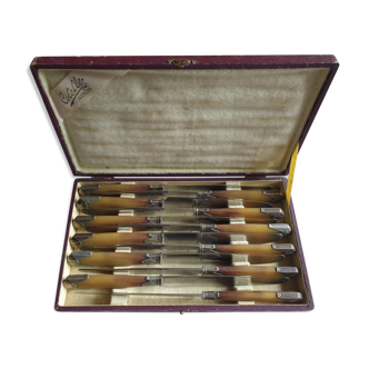 12 art deco knives