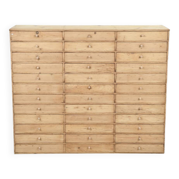 Meuble de métier à 36 tiroirs en bois brut