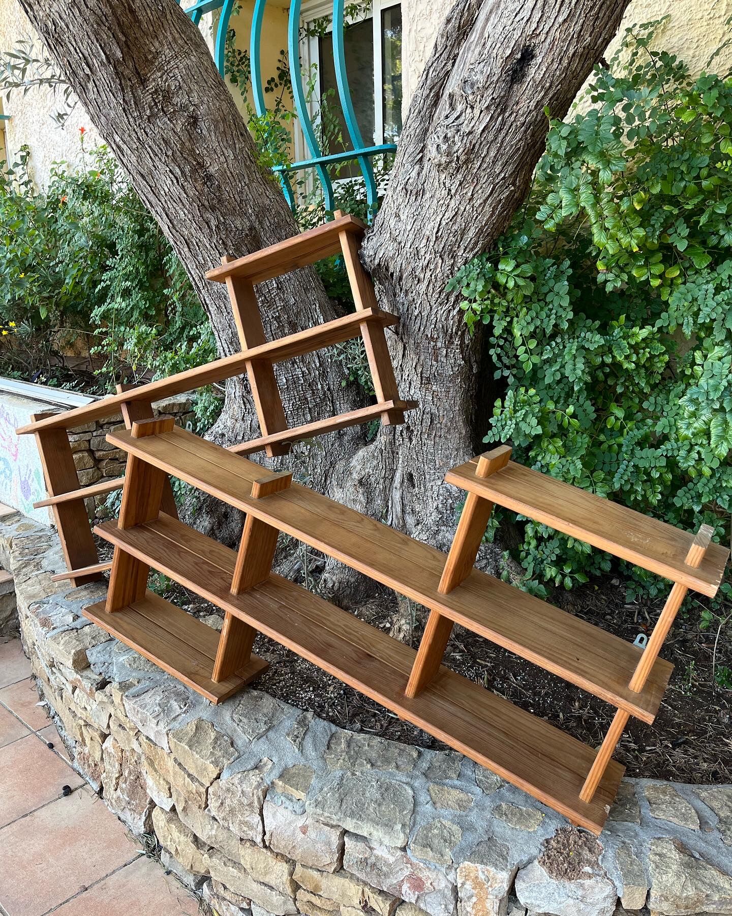 Asymmetrical shelf pairs in solid pine 70s