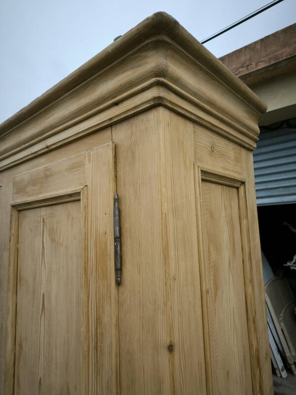 Armoire Alsacienne en pin milieu du XIX siècle