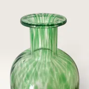 Grande carafe en verre soufflé moucheté vert avec bouchon boule
