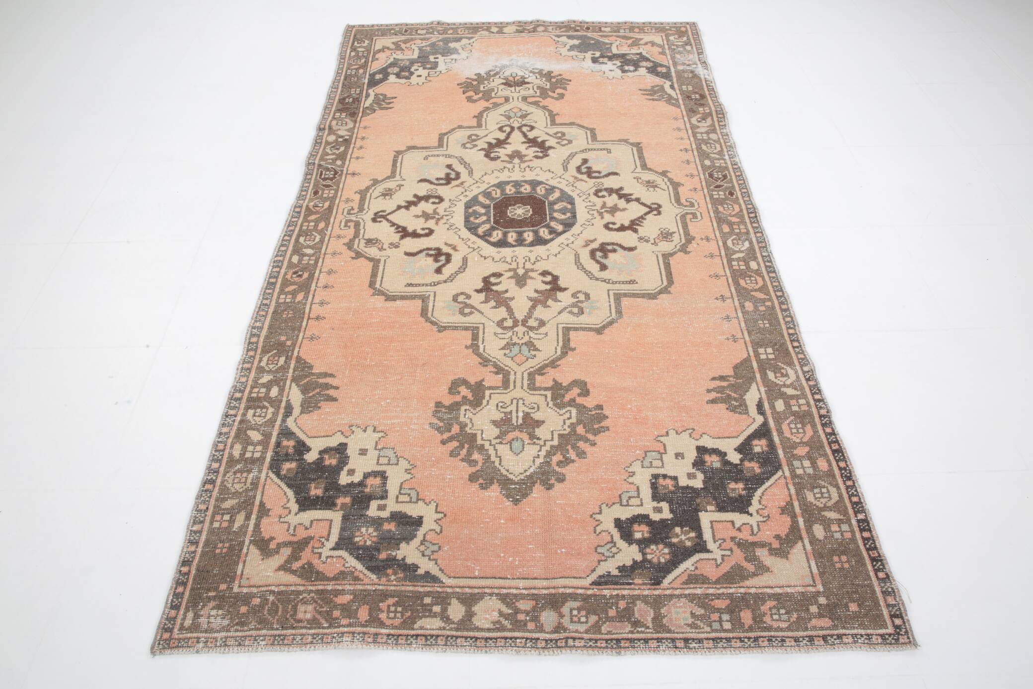 5x8 Vintge Peach & Brown Persian Vintage Rug, 140x247Cm
