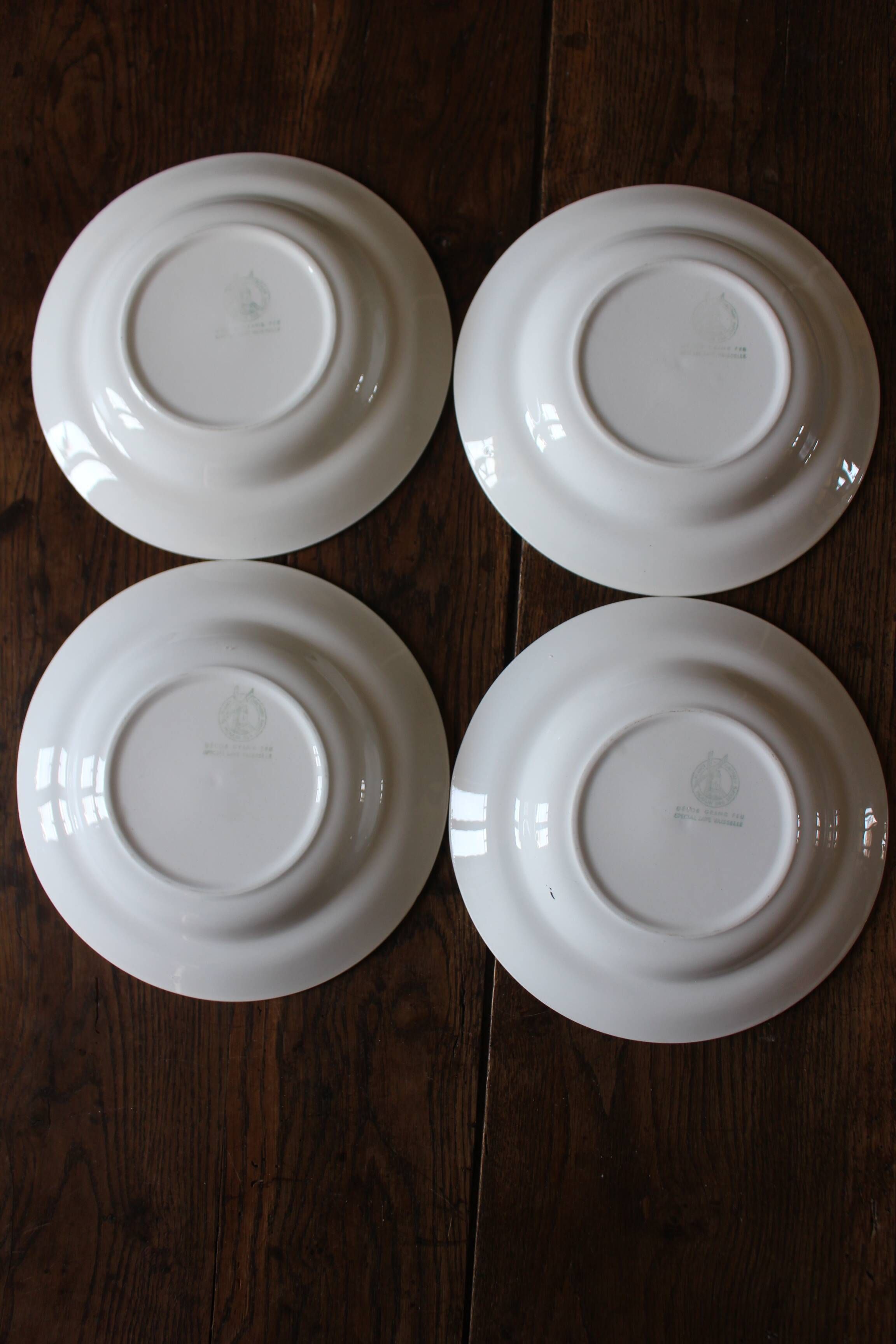 A set of 4 green Scottish soup plates Moulin des Loups Vintage