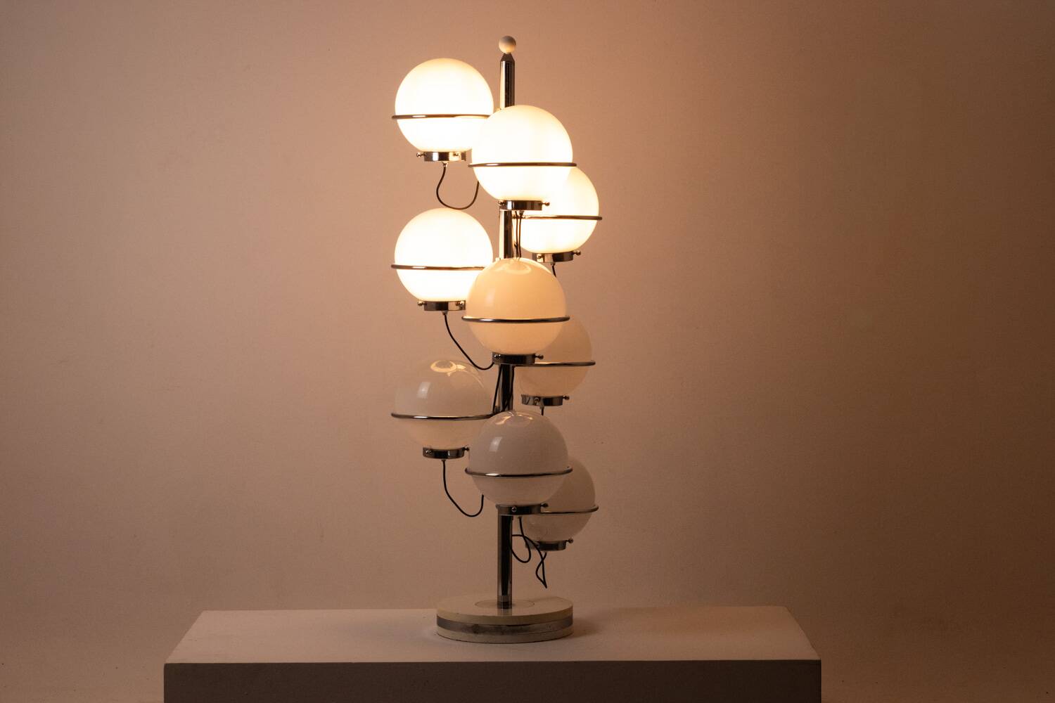 Nine-light floor lamp by Gino Sarfatti for Arteluce, 1960s.
