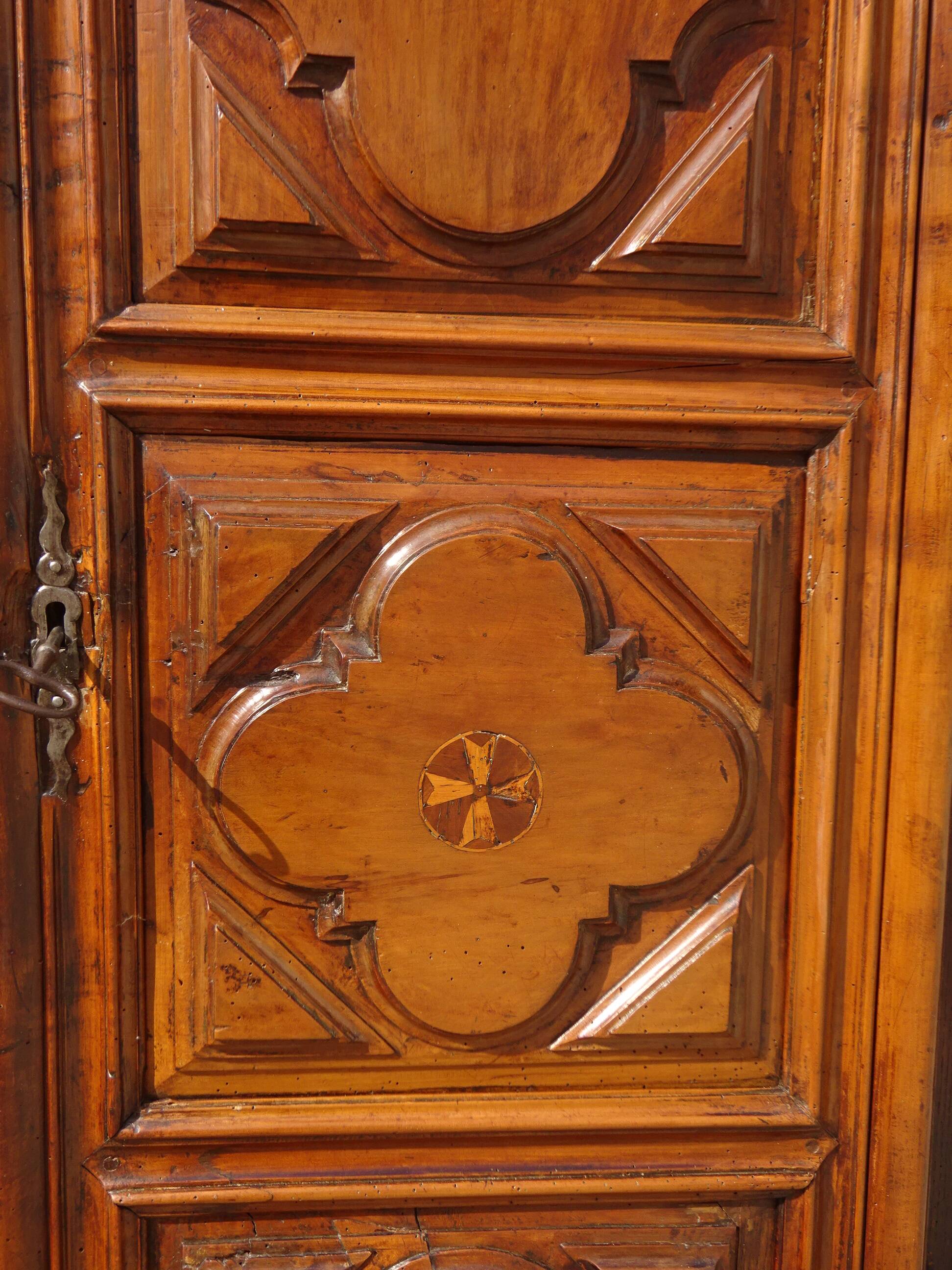 Antique Louis XIII wardrobe in solid walnut