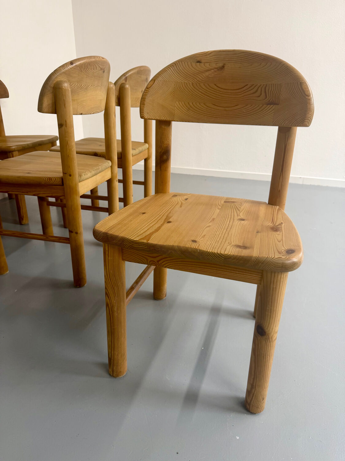 Set of 6 solid pine chairs in Scandinavian design by Reiner Daumiller.