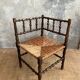Chaise d’angle en bois et paille